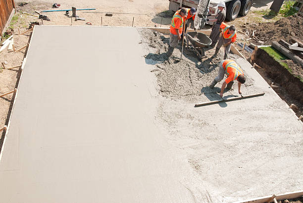 Best Concrete Walkway Installation  in Mokena, IL